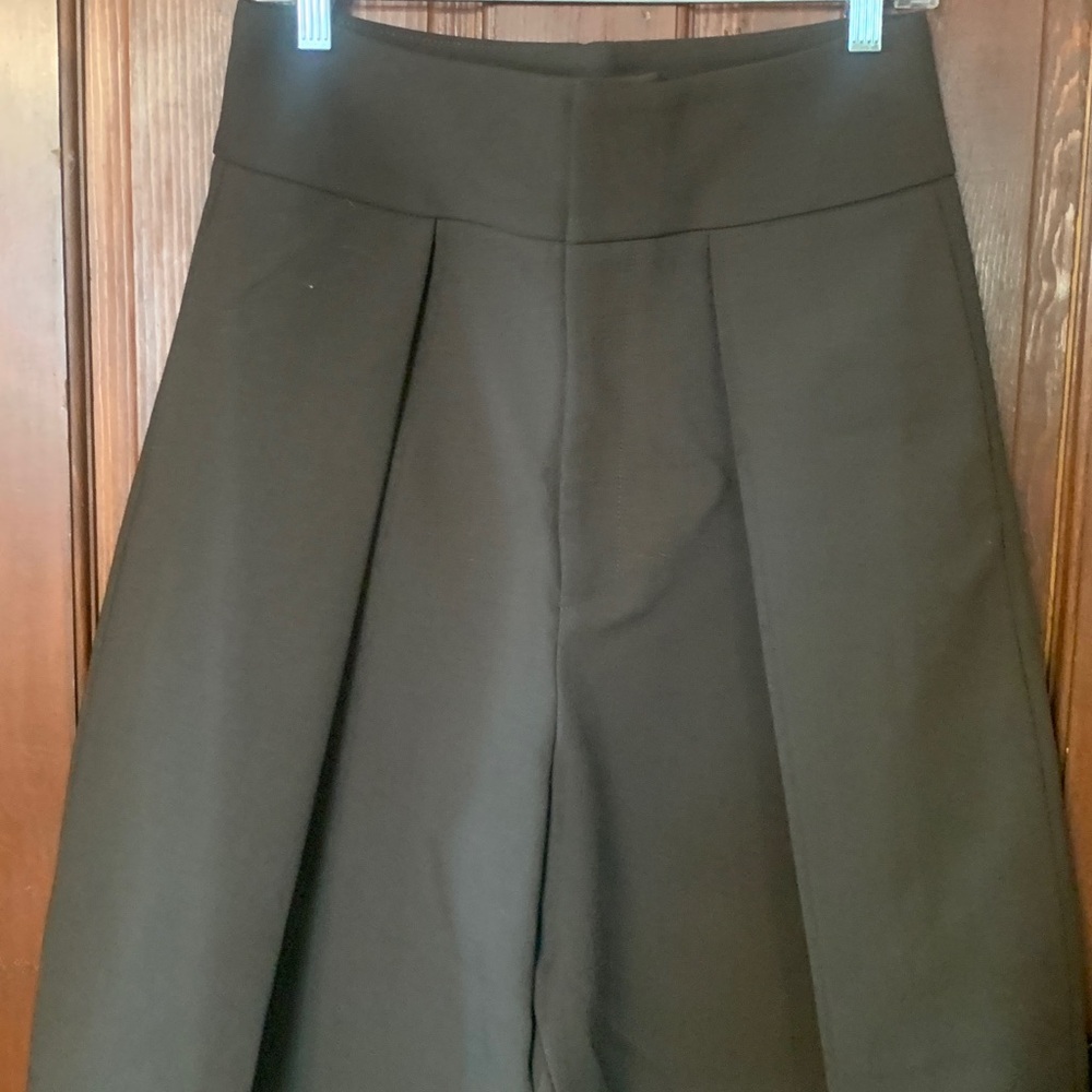 NWOT ZARA BARREL LEG BALLOON LEG PANTS WITH PLEATED DETAIL - Picture 3 of 10